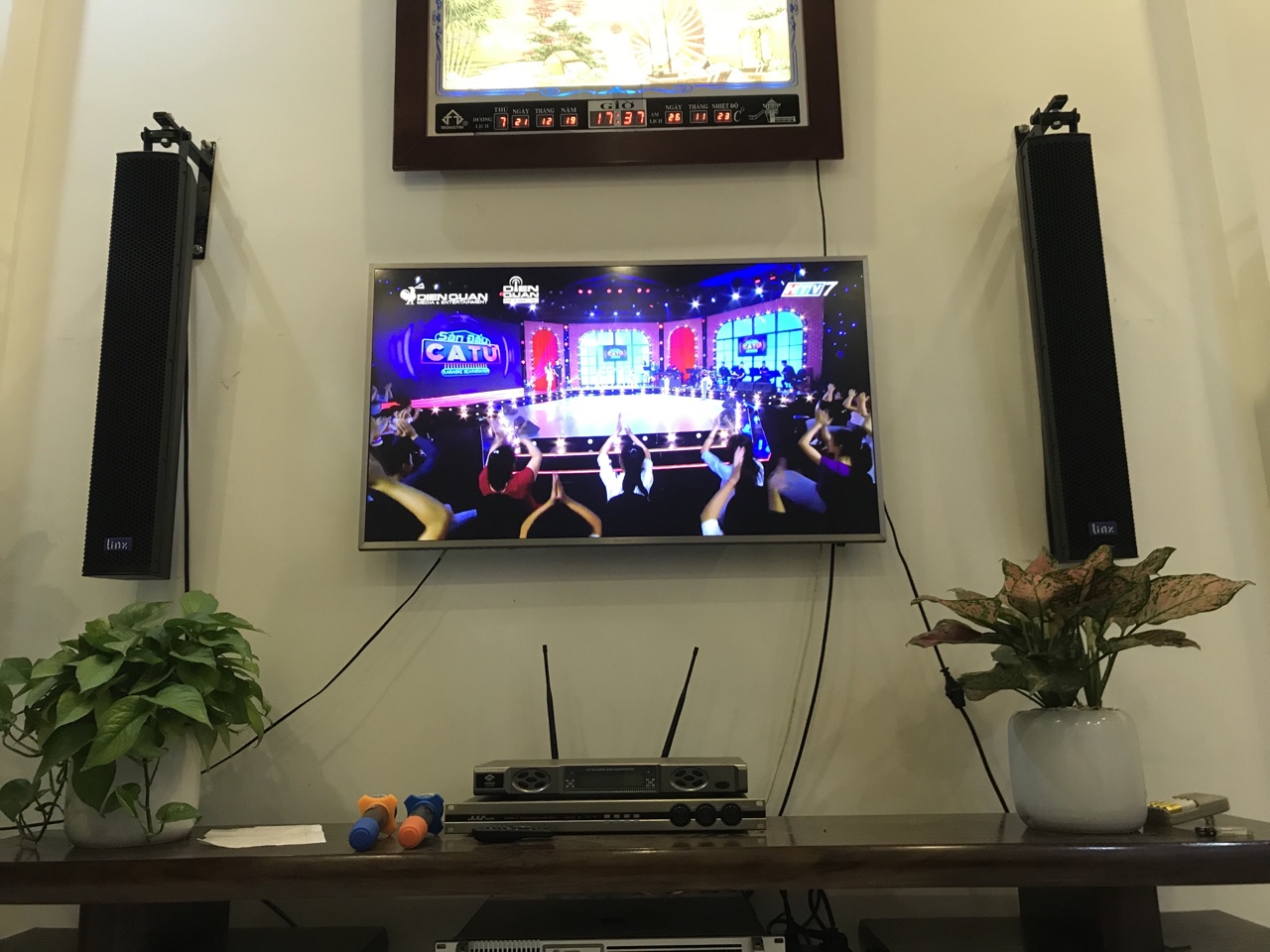 Âm thanh gia đình hát hay, rẻ và đẹp