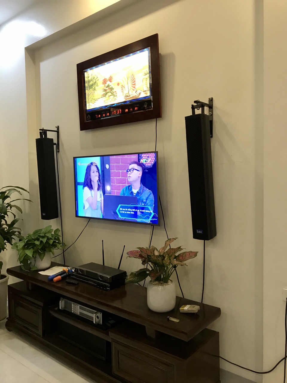 Âm thanh gia đình hát hay, rẻ và đẹp