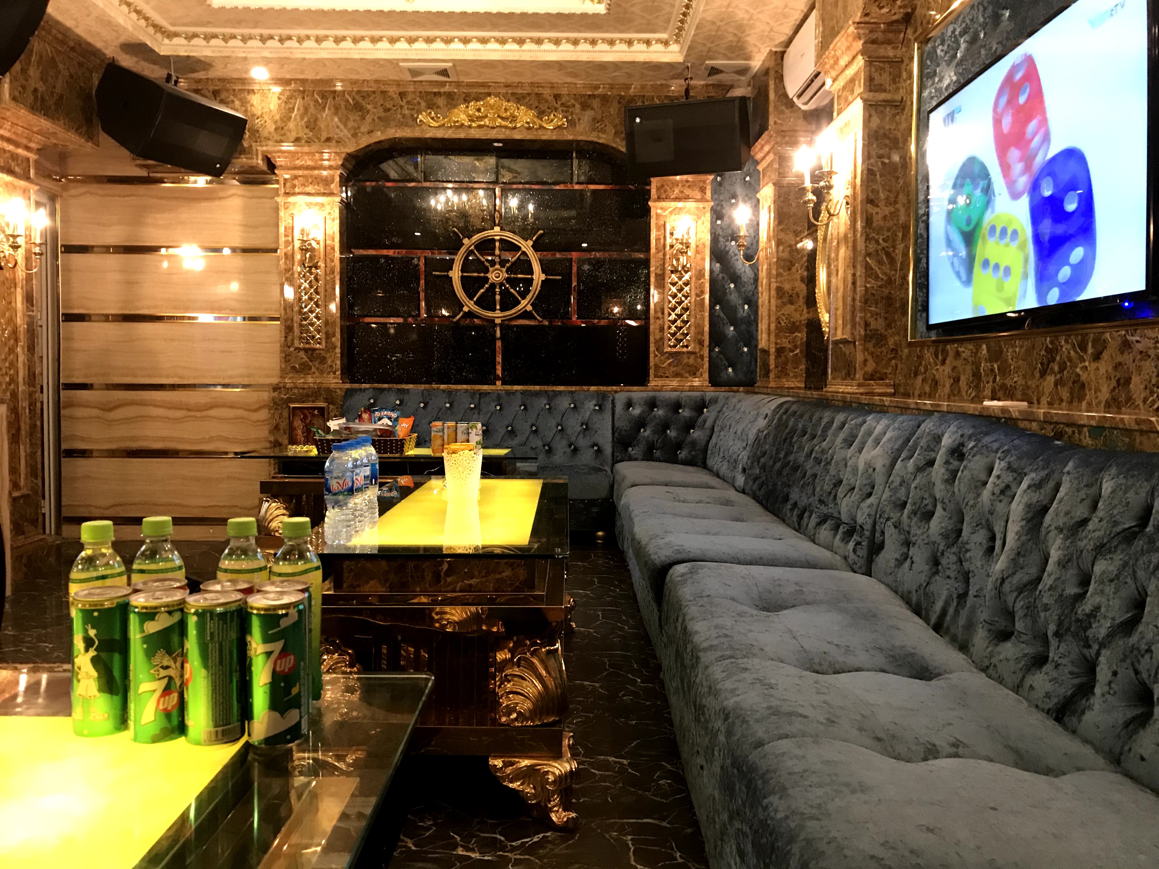 Karaoke Hoàng Gia
