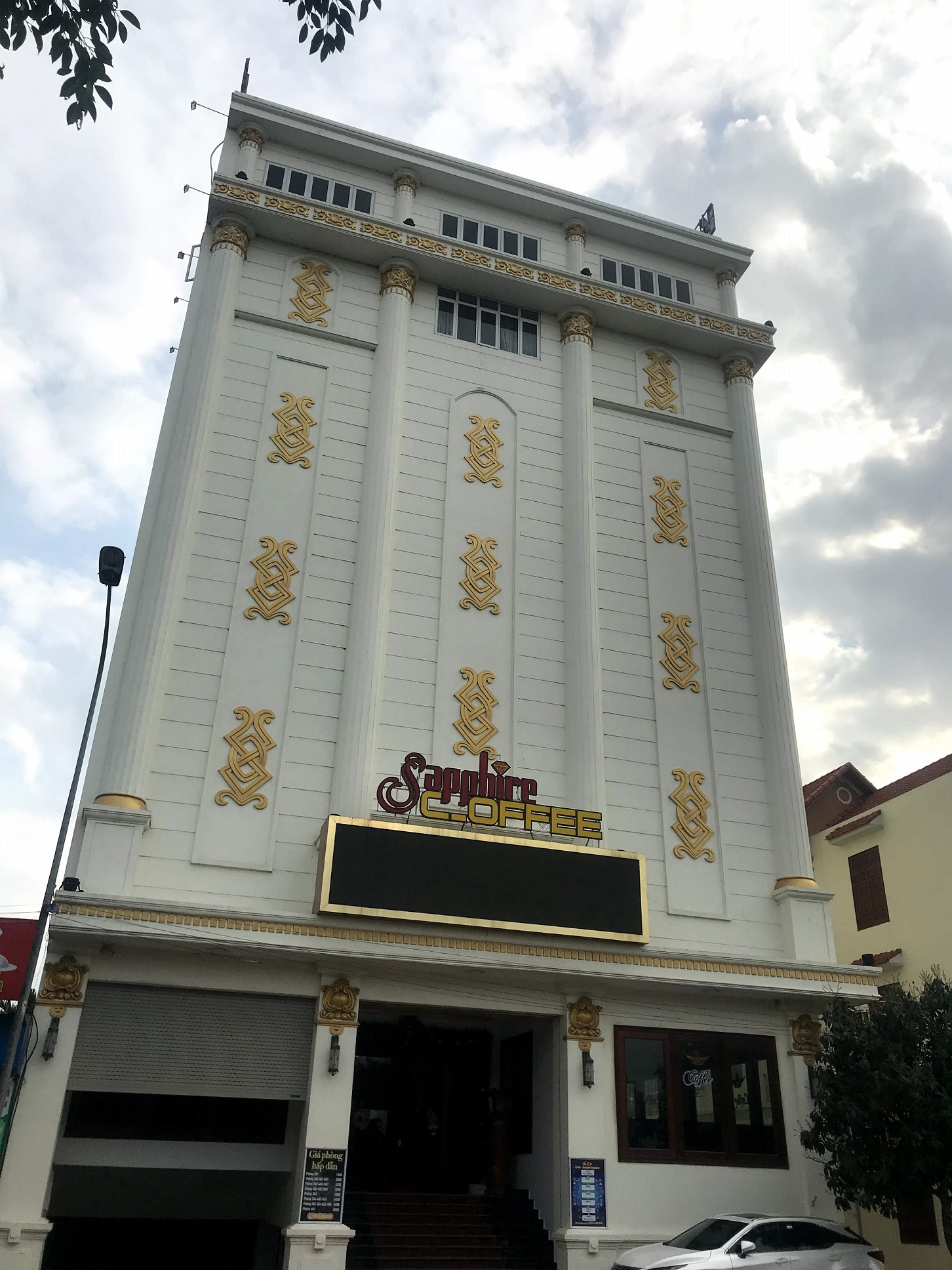 Karaoke Sapphire
