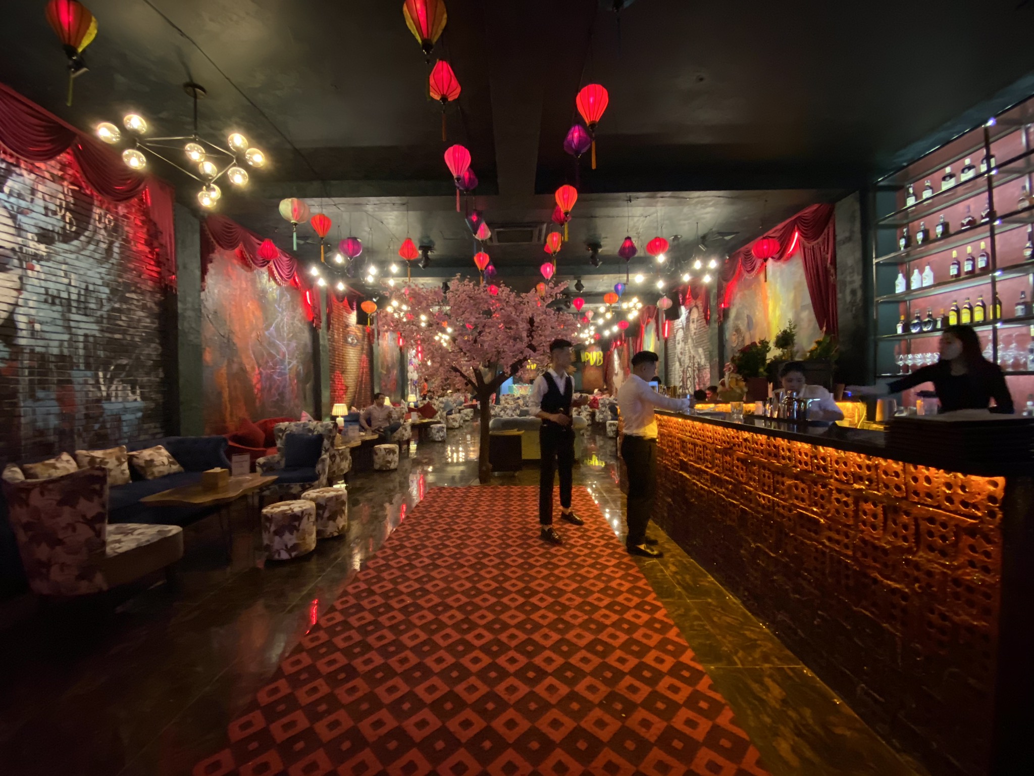 Sky Pub - Âm thanh nhập khẩu Italia (1)