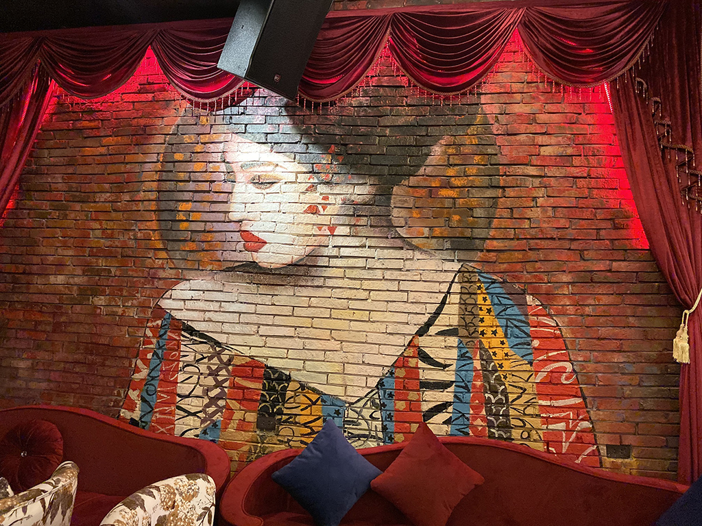 Sky Pub - Âm thanh nhập khẩu Italia (1)