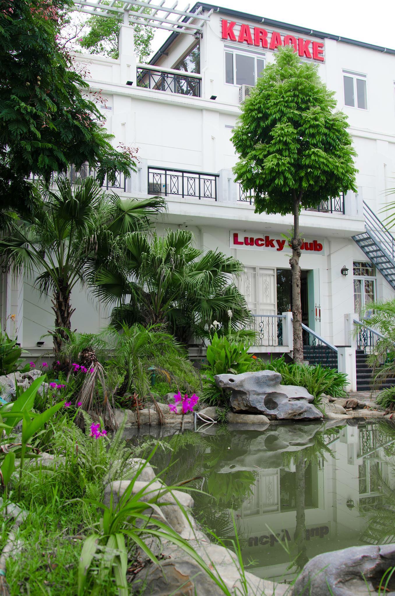Karaoke Lucky
